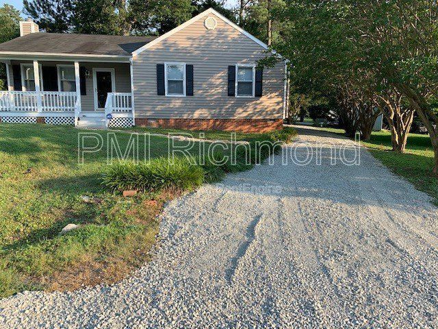 8303 Morelock Ct in Richmond, VA - Building Photo