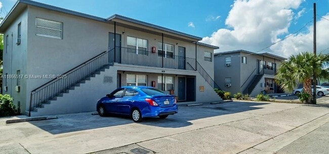 property at 1425 W 31st St