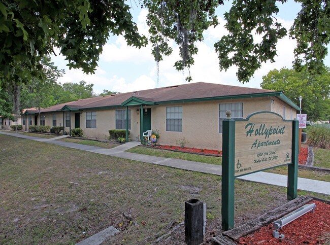 Holly Point Apartments in Holly Hill, FL - Foto de edificio - Building Photo