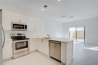 23505 SW 129th Path in Princeton, FL - Building Photo - Building Photo