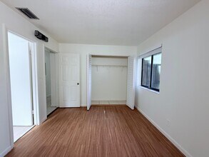 3084 Collin Dr in West Palm Beach, FL - Building Photo - Building Photo