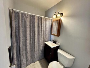 417 Charles in Hutchinson, KS - Building Photo - Building Photo