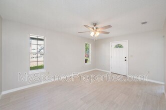 440 Apple Dr in Crestview, FL - Building Photo - Building Photo