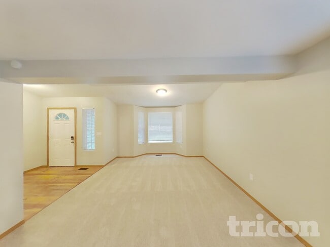 8028 Old Military Rd NE in Bremerton, WA - Building Photo - Building Photo