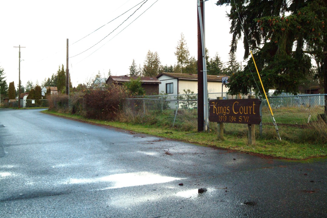 King's Court in Lynnwood, WA - Foto de edificio