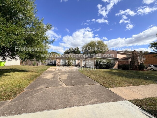 1367 Gentle Bend Dr in Missouri City, TX - Building Photo - Building Photo