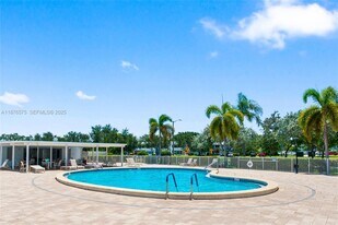 431 Markham S in Deerfield Beach, FL - Building Photo