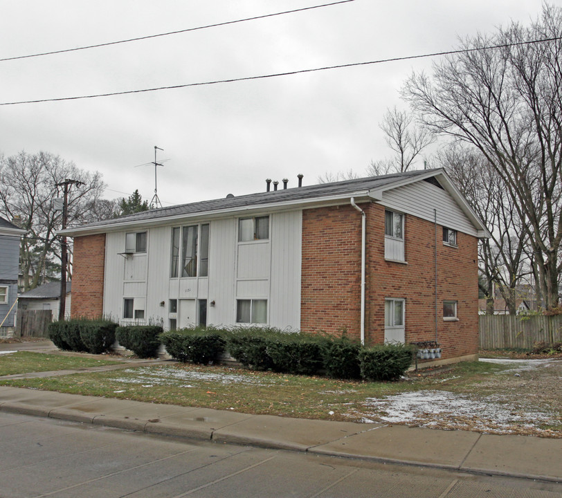 1131 Riverside Dr in Dayton, OH - Building Photo