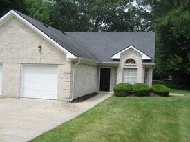 10738 N Park Ave in Indianapolis, IN - Building Photo