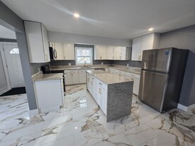 68 High St in Waterville, ME - Building Photo