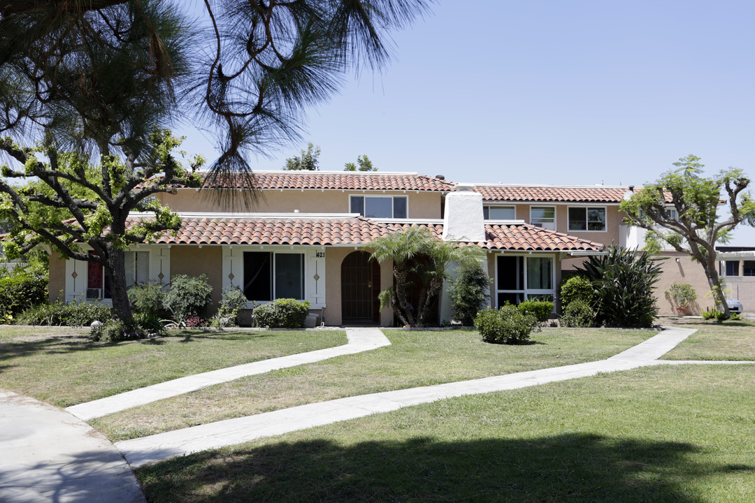 421 Nobel Ave in Santa Ana, CA - Foto de edificio