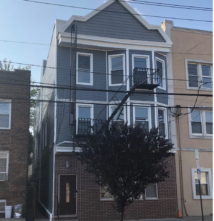 97 Avenue E in Bayonne, NJ - Building Photo