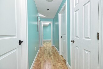 11 Oakland Ave in Everett, MA - Building Photo - Building Photo