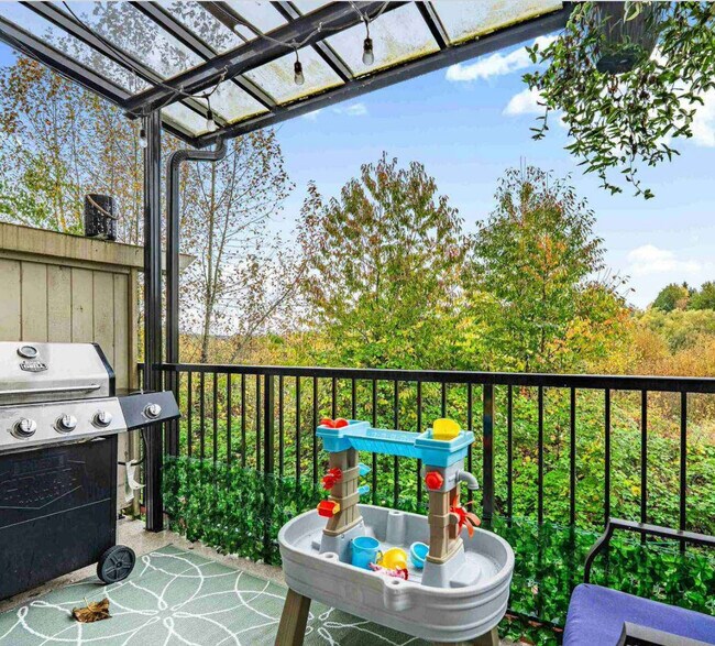 10151-10240 240 St in Maple Ridge, BC - Building Photo - Building Photo