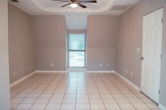 14319 Henry Rd in Houston, TX - Building Photo - Building Photo