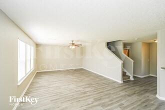 9634 Hazel Lake Dr in Jacksonville, FL - Building Photo - Building Photo