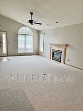 1973 Creekbank Ln in South Bend, IN - Building Photo - Building Photo