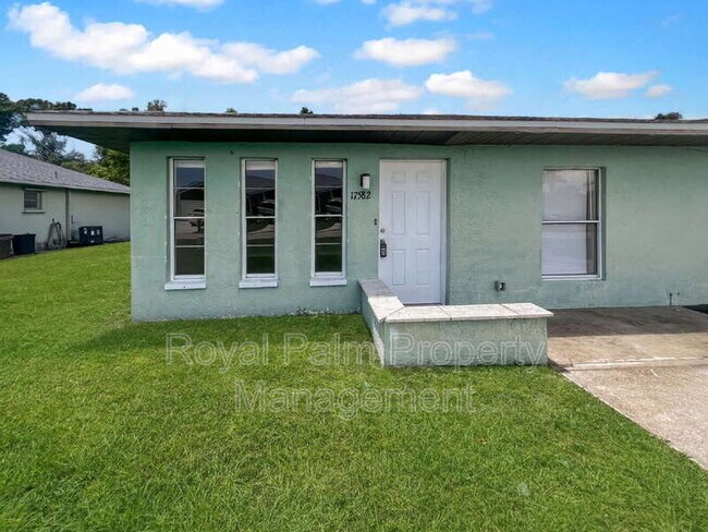 17582 Cypress Point Rd in Ft. Myers, FL - Building Photo - Building Photo
