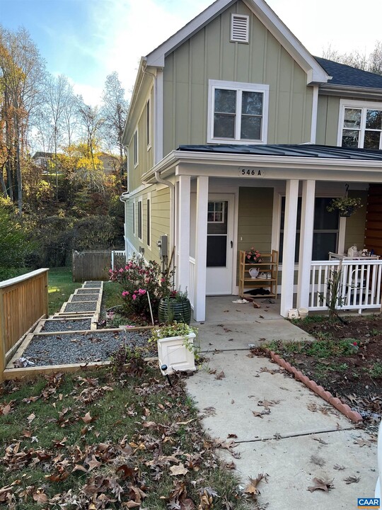 546 Cleveland Ave in Charlottesville, VA - Building Photo