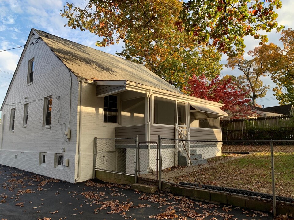 3202 Skipwith Rd in Richmond, VA - Building Photo