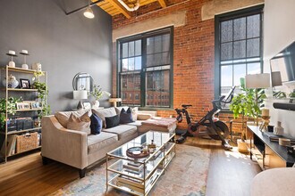 50 Melcher St, Unit 505 in Boston, MA - Building Photo - Building Photo