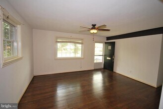 10720 Tenbrook Dr in Silver Spring, MD - Building Photo - Building Photo