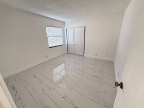 7400 SW 11th Ct in North Lauderdale, FL - Building Photo - Building Photo