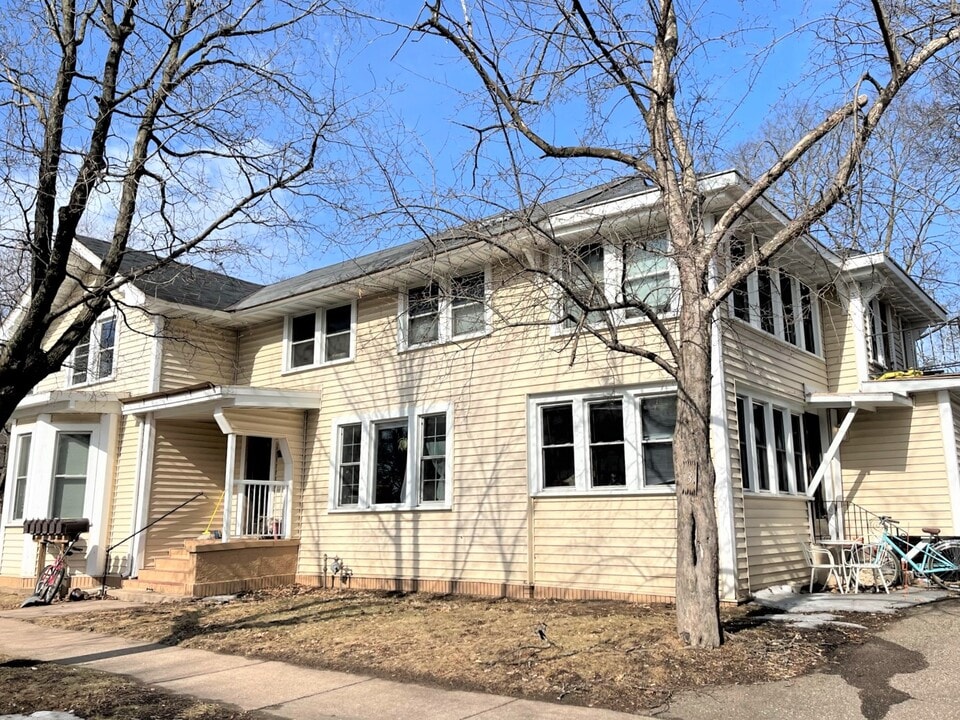 148 Marston Ave in Eau Claire, WI - Building Photo