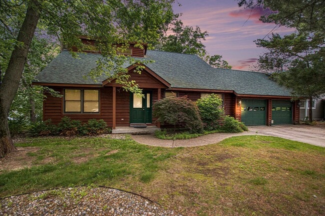 property at 3563 N Blackstone Ave