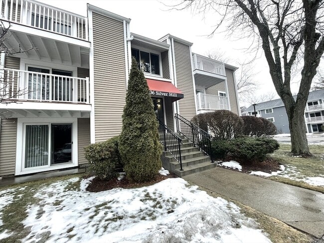 36 Silver Hill Ln, Unit 18 in Natick, MA - Building Photo - Building Photo