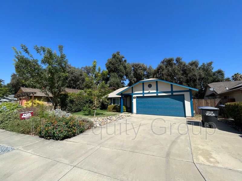 4824 W Crowley Ct in Visalia, CA - Building Photo