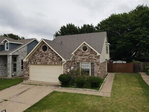 2083 Sundance Ct in Lewisville, TX - Building Photo - Building Photo