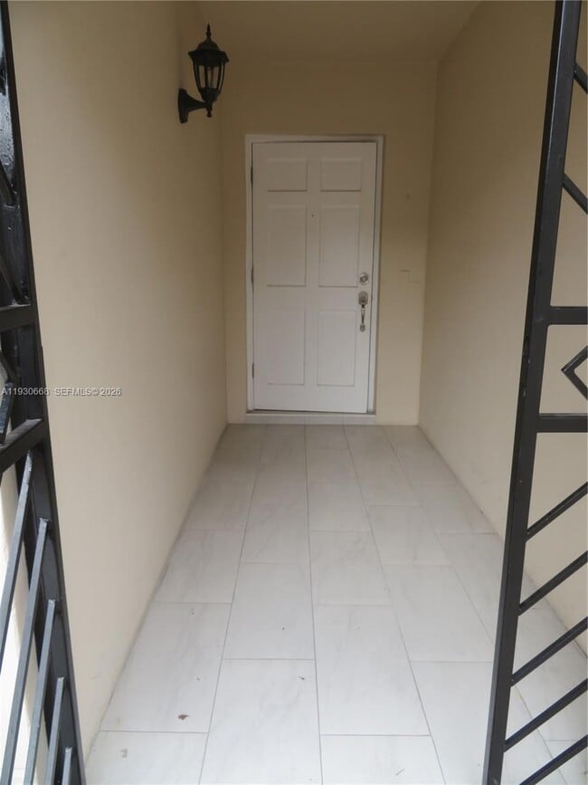 7328 Miami Lakeway S in Hialeah, FL - Building Photo - Building Photo