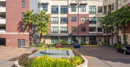 4410 Westheimer Rd in Houston, TX - Building Photo - Building Photo
