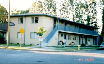 1011 Vermont St in San Jose, CA - Building Photo - Building Photo