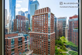 400 Chambers St in New York, NY - Building Photo - Building Photo