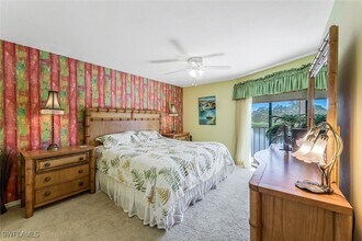 460 Fox Haven Dr in Naples, FL - Foto de edificio - Building Photo