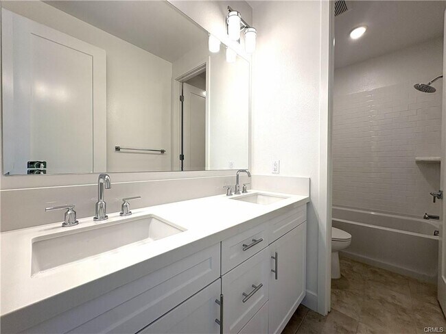 5168 Solace Dr in Mission Viejo, CA - Building Photo - Building Photo