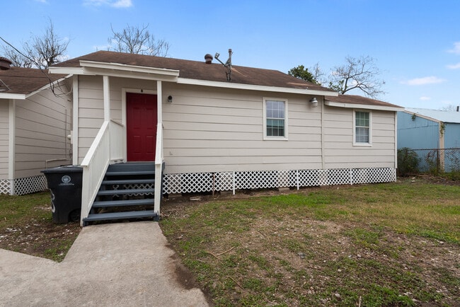 7307 Avenue H in Houston, TX - Foto de edificio - Building Photo