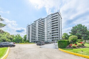 4383 Bathurst Street in Toronto, ON - Building Photo