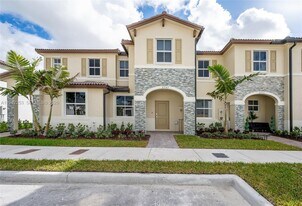 2747 SE 26th Rd in Homestead, FL - Building Photo