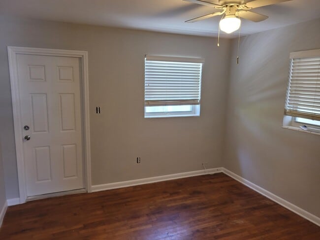 property at 504 W Perry St