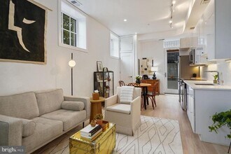 1211 G St SE in Washington, DC - Building Photo - Building Photo