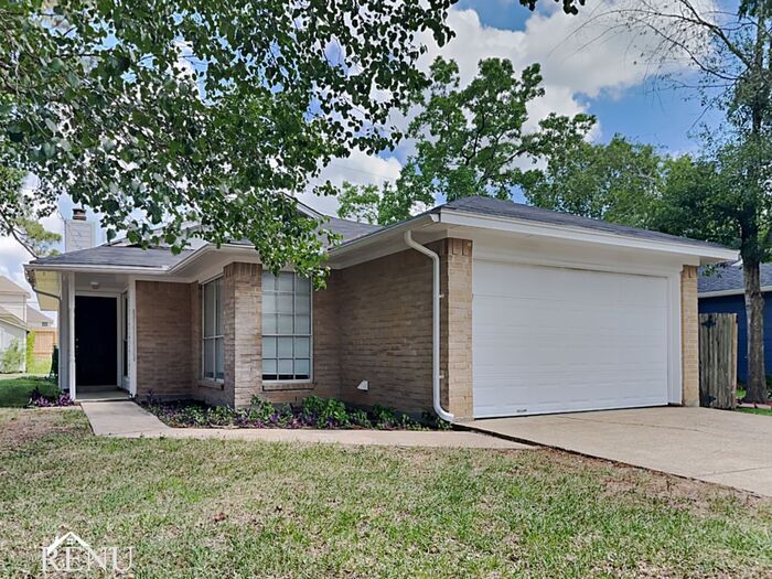 4927 Maurita Dr in Spring, TX - Foto de edificio