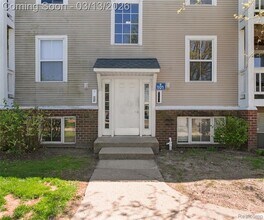 101 Fieldcrest St, Unit 204 in Ann Arbor, MI - Building Photo - Building Photo