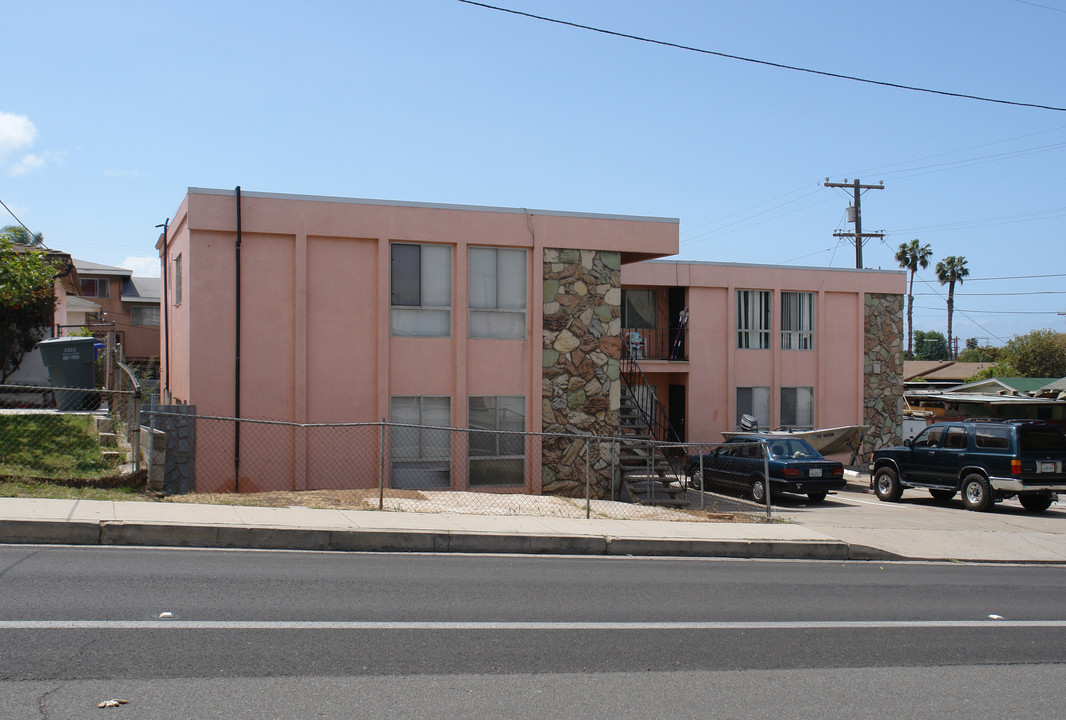 316-330 E Division St in National City, CA - Building Photo