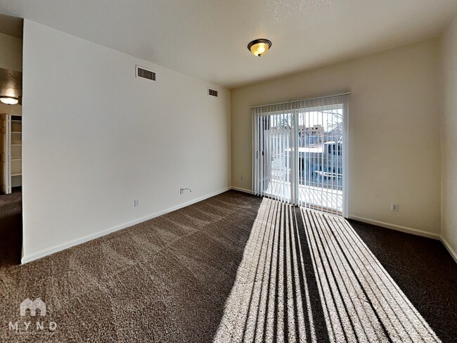 5633 E Atlantic Pl in Denver, CO - Building Photo - Building Photo