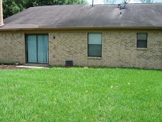 16610 Quail Park Dr in Missouri City, TX - Building Photo - Building Photo