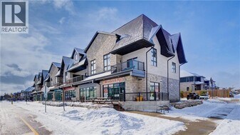 255 Woolwich St in Waterloo, ON - Building Photo