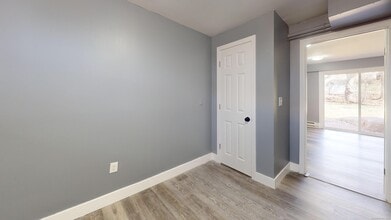 26 Sunset Terrace in Essex, CT - Building Photo - Building Photo